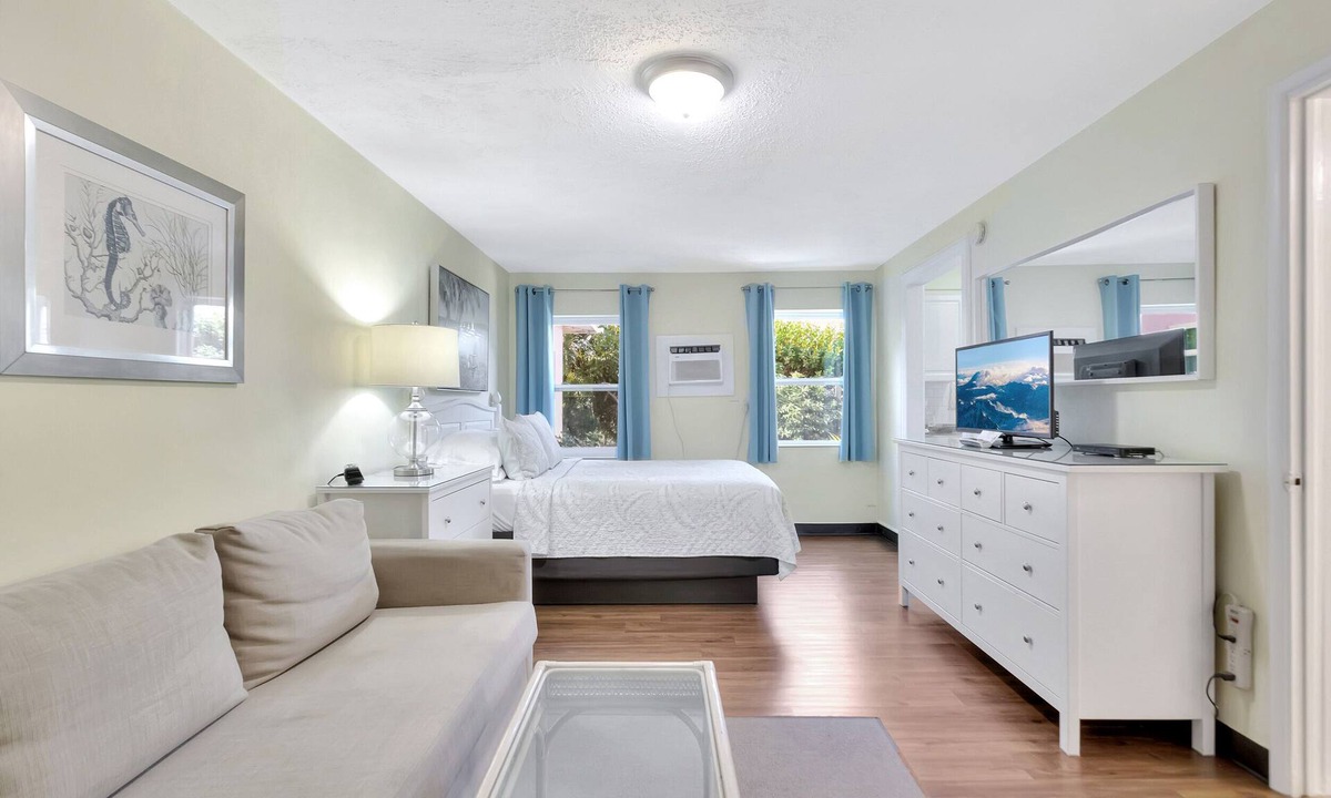 Pompano Beach Hotel | Seahorse Guesthouse