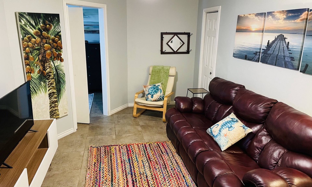 Galveston Apartment | Sealy Suites B Historic East End - Walk to Beach, UTMB & Strand
