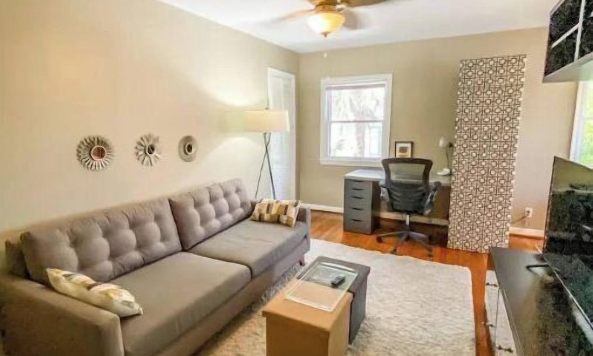 Galveston Apartment | Sealy Suites D Historic East End - Walk to Beach, UTMB & Strand