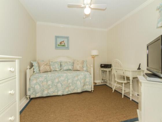 Park Shore Apartment | Seaside Condo with View and Pool