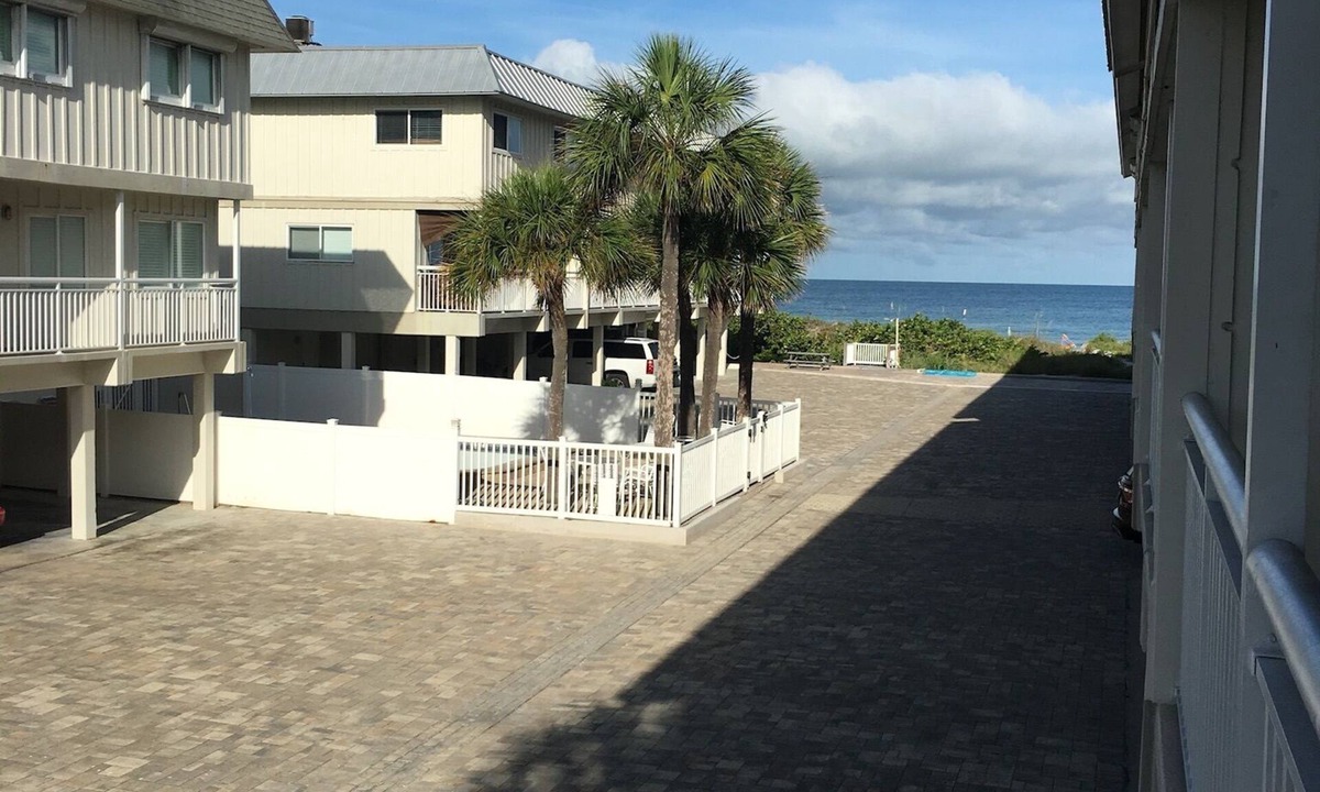 Indian Rocks Beach House | Seaside Dream-Beachside view just steps away from the white sands of the Gulf!
