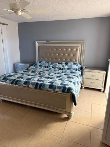 Gulf Gate Estates Apartment | Seaside dream mins from Siesta with its number 1 beaches!