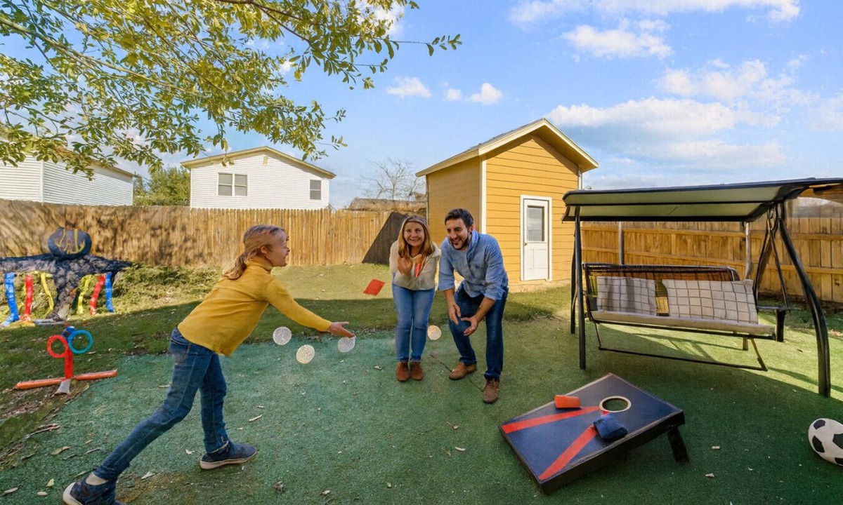 West San Antonio House | SeaWorld 15min~Themed Kids Rooms~Patio Fun~Play