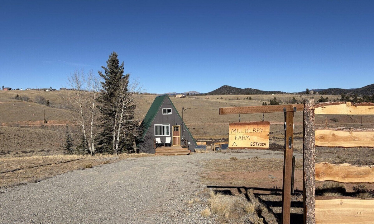 Como Cabin | Serene 2-bedroom A-Frame in Jefferson perfect for Hot Tub + Views + Stargazing