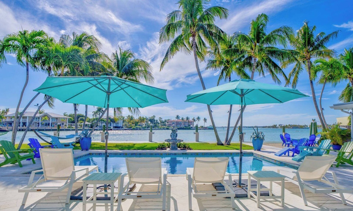 Marathon House | Serenity - 5bed/3bath single family - Large, Luxurious, Open Water View