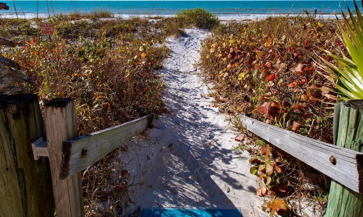 Belleair Beach Condo | Sereno Del Sol 213 Beach Access at Sereno Del Sol