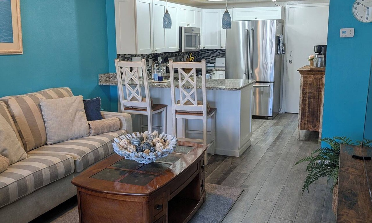 Lutz Condo | Shore to Please - Luxury 2BR Condo, Two-Story Beach Décor - Clothing Optional