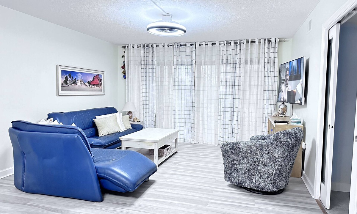 Cocoa Beach Condo | Short-Term Stay Nurses Welcome Architect Des. Luxury Master Suite with 2BR Guest