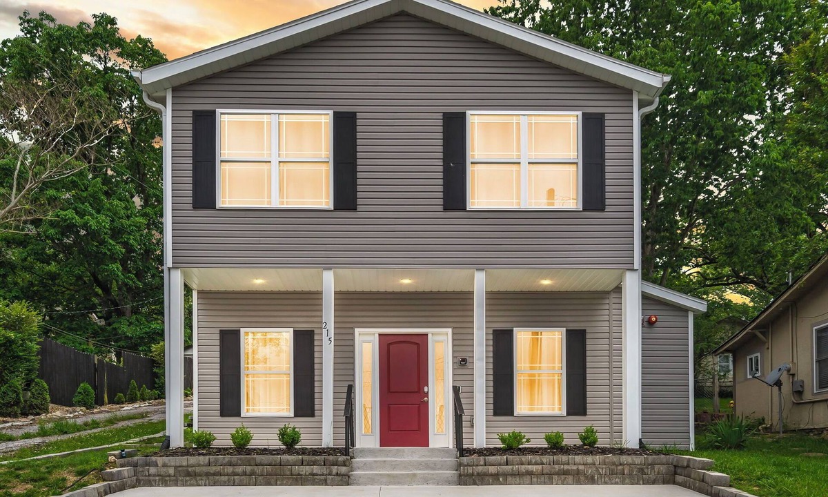 Downtown Branson House | Short Walk to Downtown Branson & Branson Landing with Private Hot Tub & Free Tickets