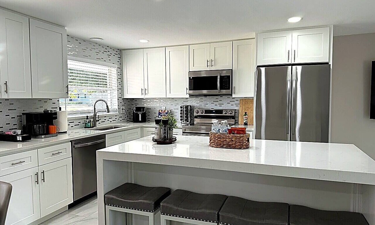 Sarasota Springs House | Siesta Key Pool Mini Putt BBQ Grill Sleep 12