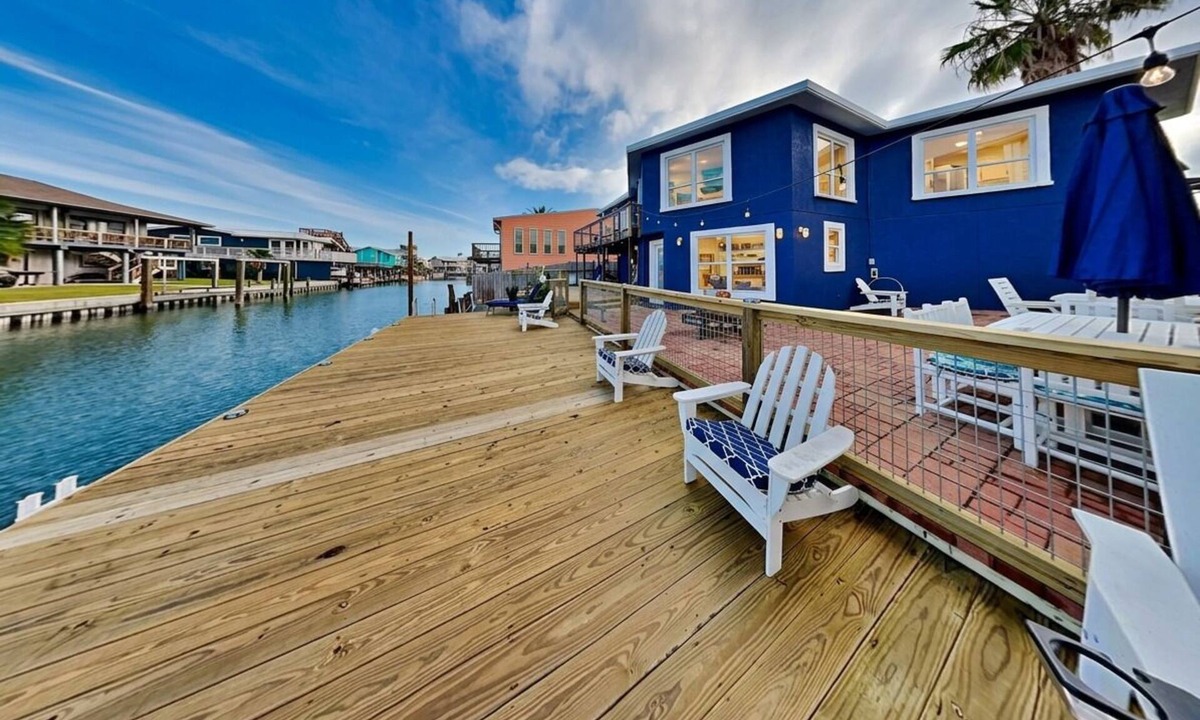 Key Allegro House | Siesta Keys | Waterfront + Pet-friendly