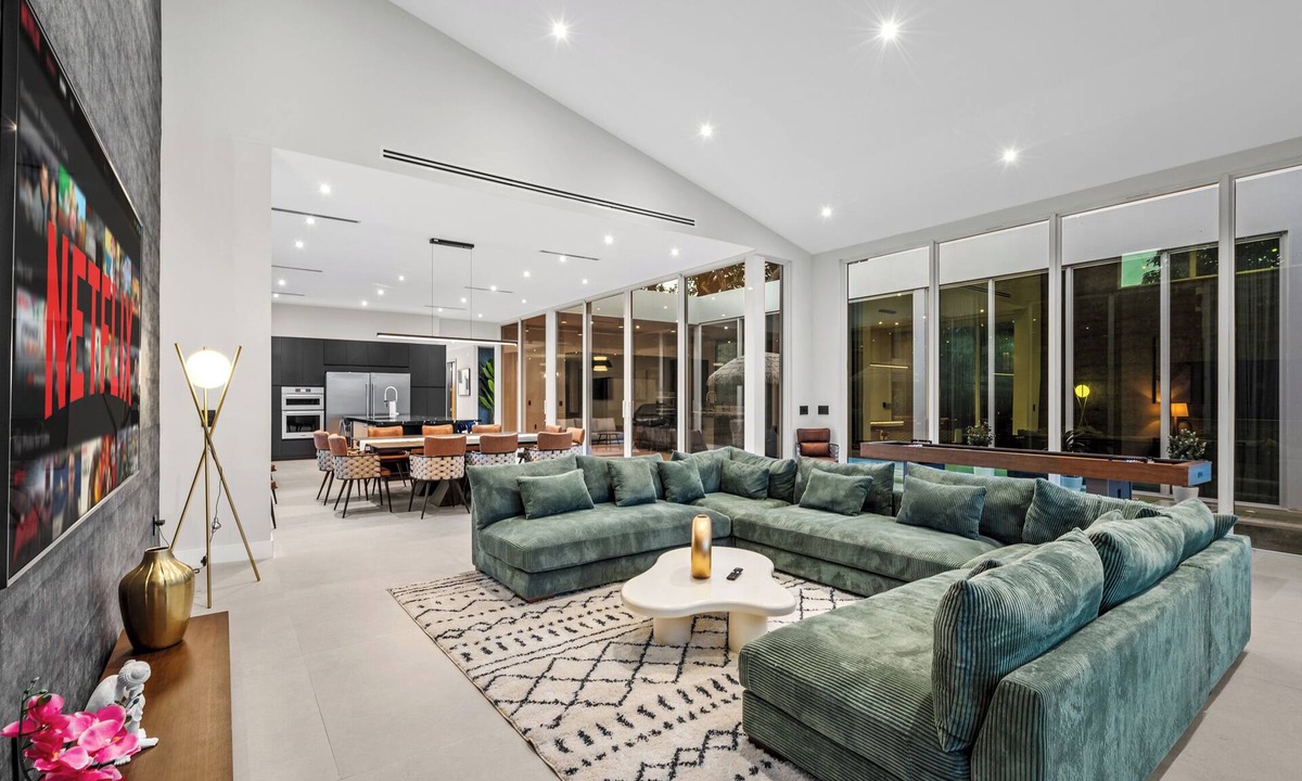 Ojus Villa | Signature Waterfront Villa by The Glamhomes