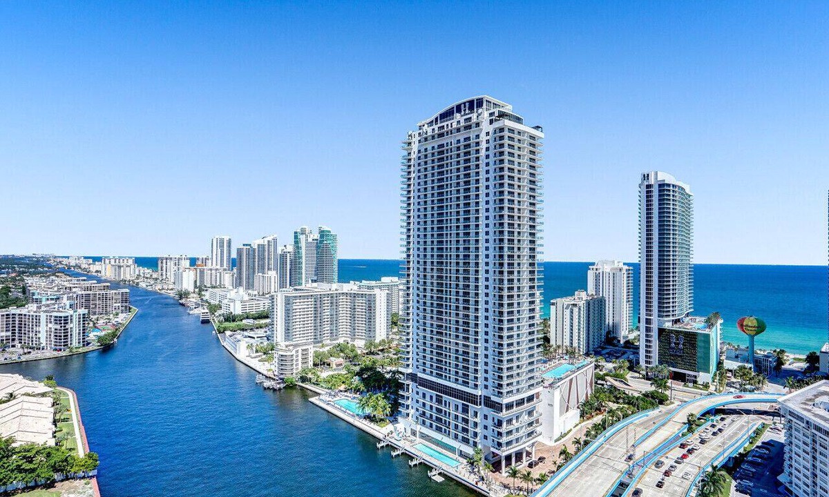 Hallandale Beach Apartment | Sky High Ocean View 4 BDR Condo Pool Beach Service 3002