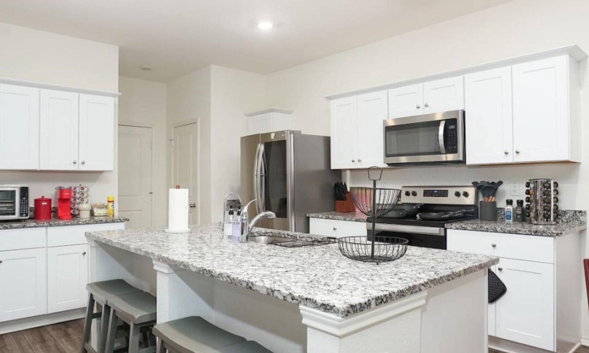 Medina Valley House | Sleeps 13 Near Seaworld Lackland 4BR