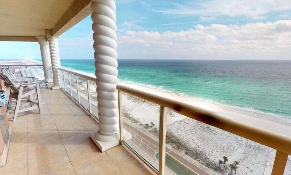 Pensacola Beach Resort | Sleeps 14-Stunning Ocean Front Views-Luxury Resort