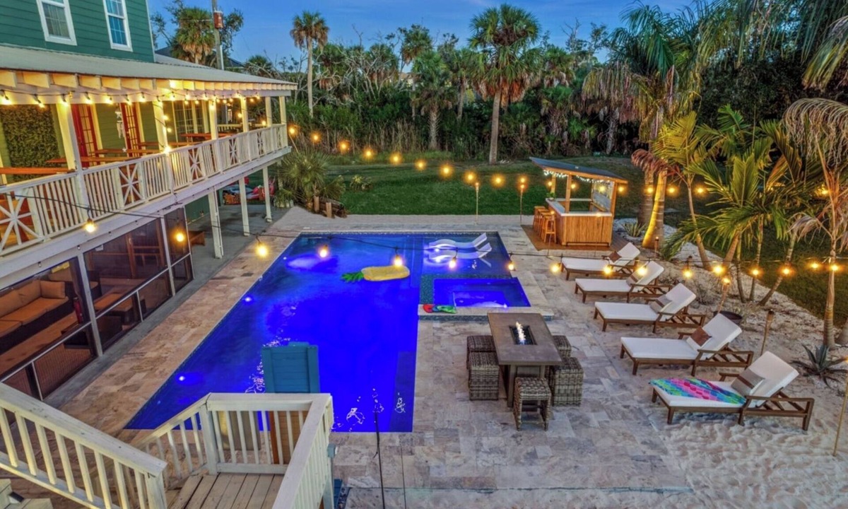 Tampa Villa | Sleeps 40! 13BR Heated Pool Waterfront Resort Spa