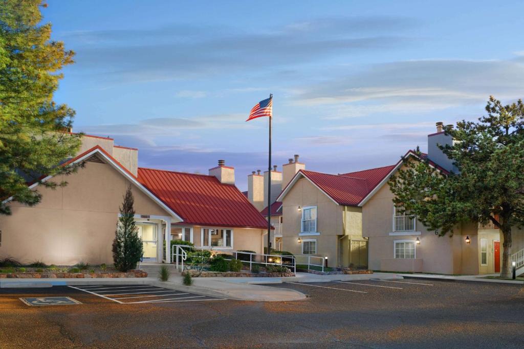Northeast Heights Hotel | Sonesta ES Suites Albuquerque