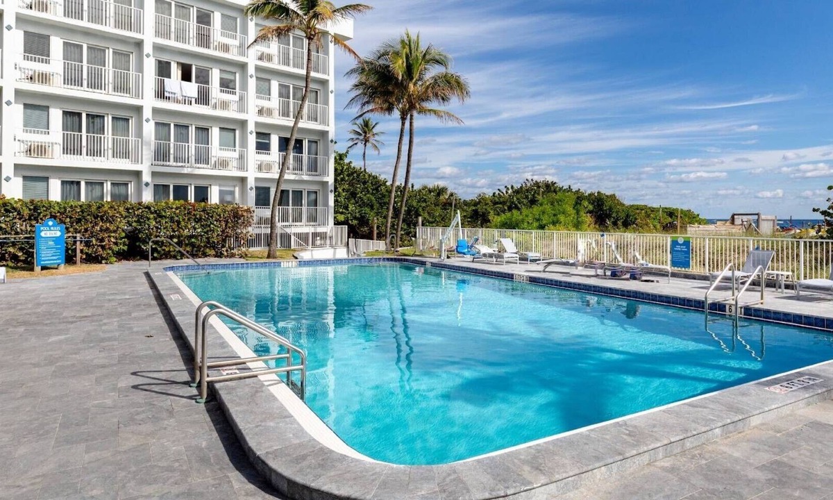 Pompano Beach Resort | South Florida Beach Escape with Cozy Studio at Sea Gardens Resort