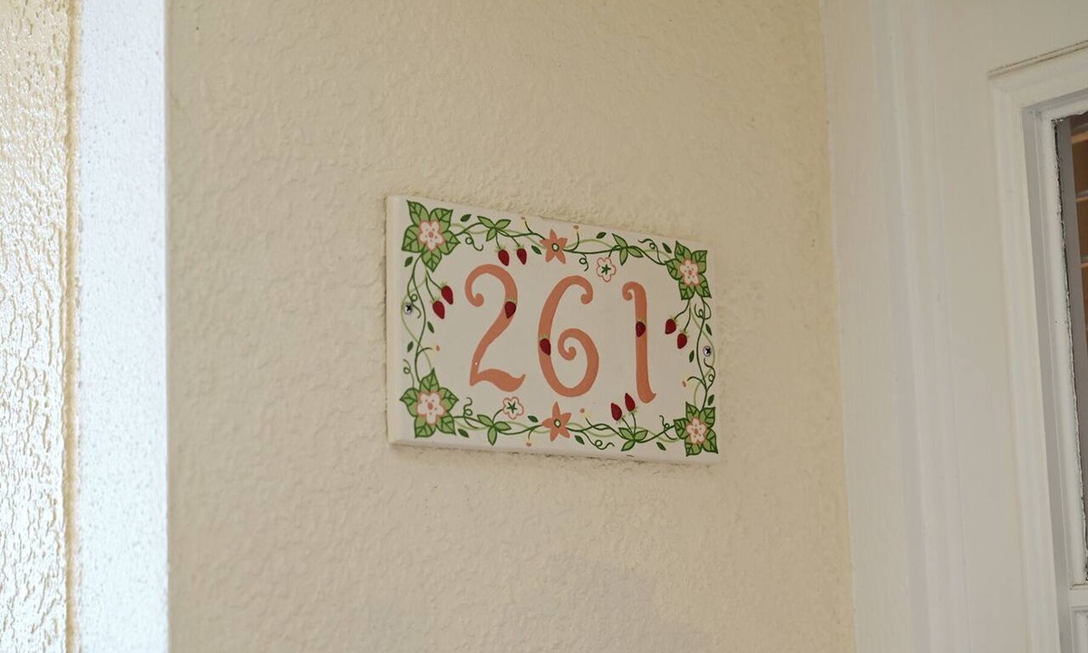 Bradenton Beach Hotel | Spacious 2BR condo. Perfect for family gatherings