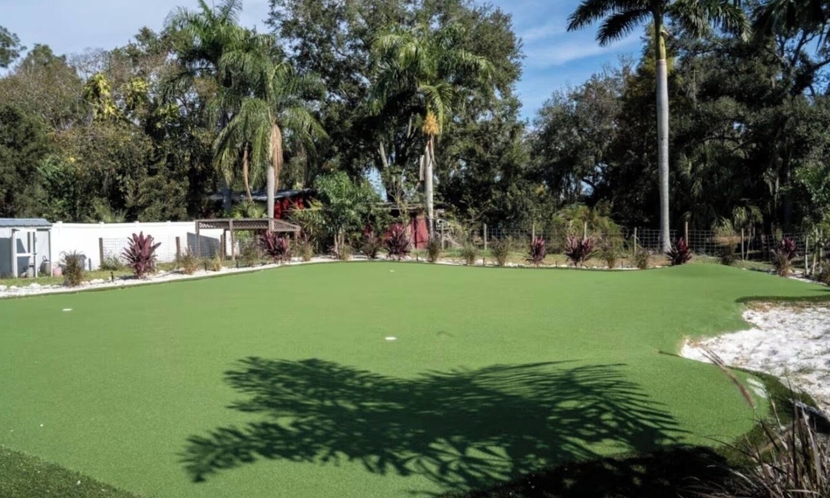 Palmetto House | Spacious 3-bedroom house in tranquil Palmetto with AC and gym