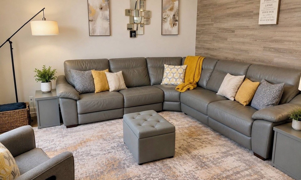 Gashland House | Spacious 3BR Kansas City Gem. Huge Yard. Minutes to Everything.