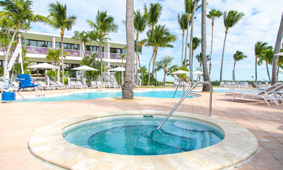 Duck Key Villa | Spacious 3BR Villa in Duck Key | Fishing + Pools