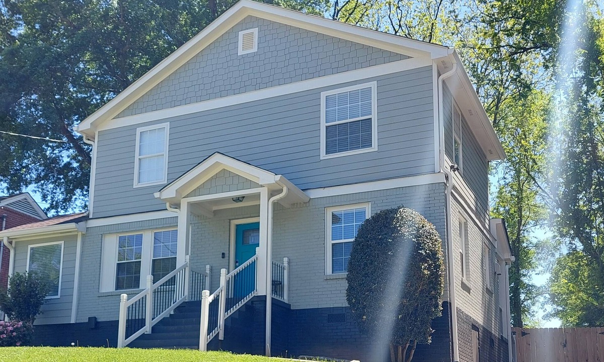 Atlanta House | Spacious 4 Bed/3.5 Bath Rental Home in West End Atlanta
