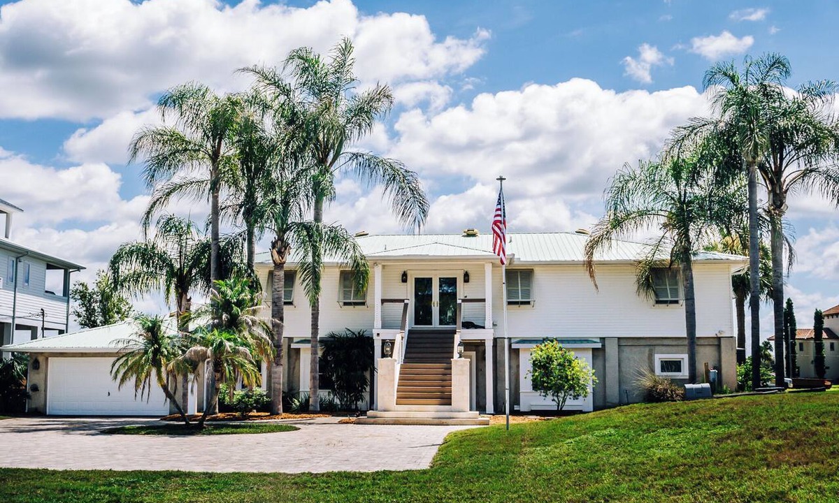 Crystal Shores House | Spacious 5-bedroom waterfront estate on the Crystal River with a pool and dock!