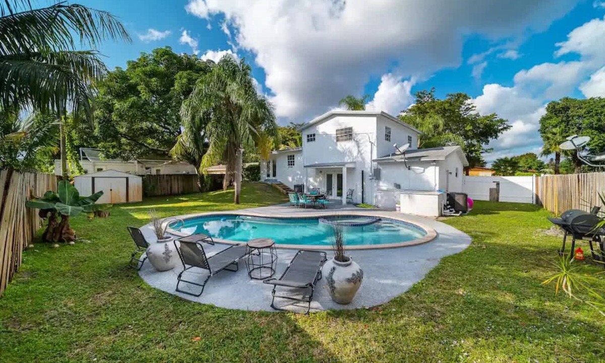 Boulevard Heights House | Spacious 5BR Villa w/Pool | Near Beach + Casino