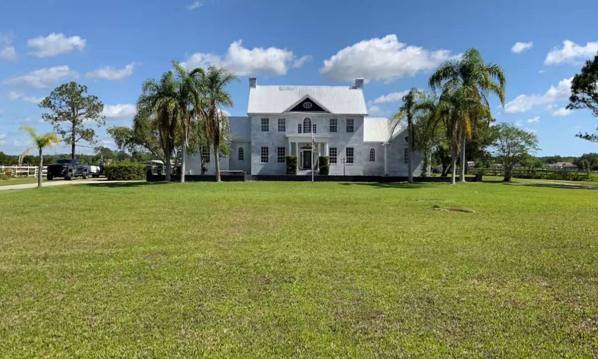 Samsula-Spruce Creek House | Spacious 6-bedroom house in charming Port Orange with WiFi, AC Pool