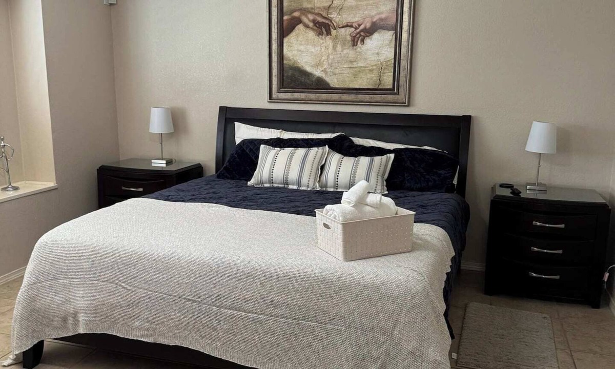 Biggs Field House | Spacious & comfortable home perfect for groups or remote workers! Features 2 living rooms, a dedicated office nook, and a fully stocked kitchen. Relax in the private, sunny backyard.