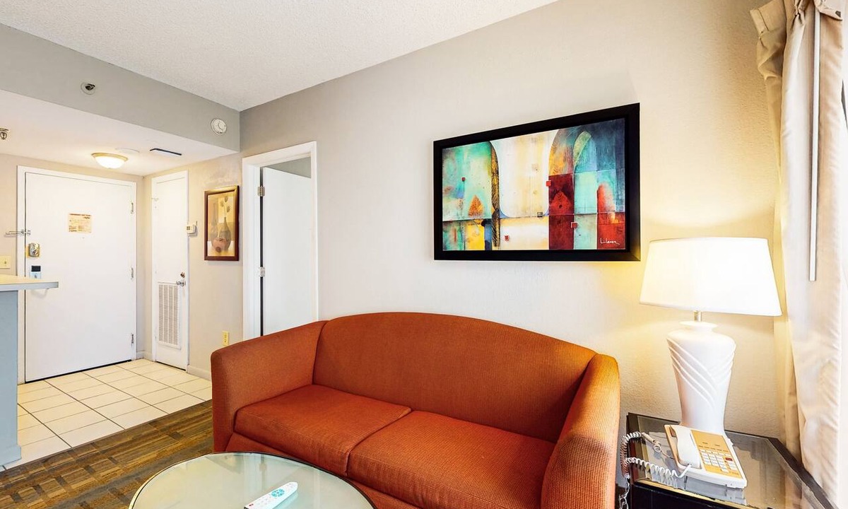 Southwest Orlando Condo | Spacious Condo with a Kitchen, AC, Pools, Hot Tubs, Tennis, & Gym