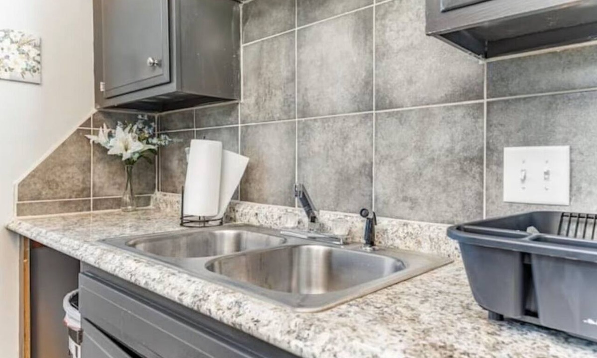 El Dorado Apartment | Spacious & Convenient El Dorado Apt #5