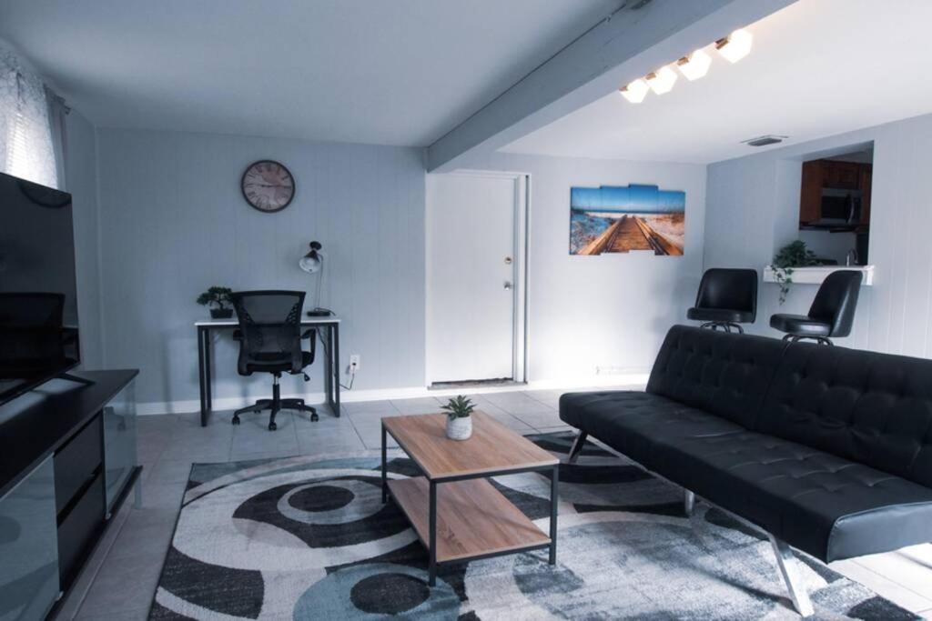Oak Hill House | Spacious Family-sized Home in Central Location