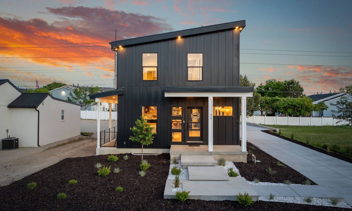 Midvale House | Spacious Modern Home Near Salt Lake, Expo & Ski