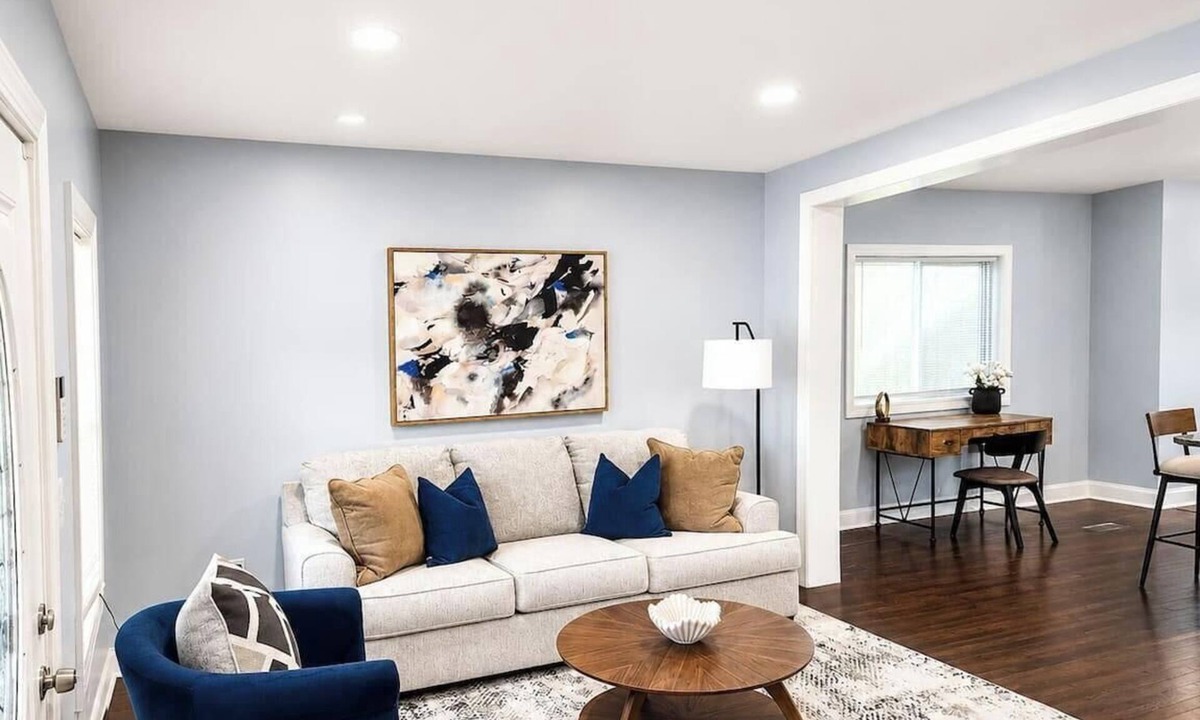 Kansas City House | Spacious Renovated Home Sleeps 7 Near Downtown