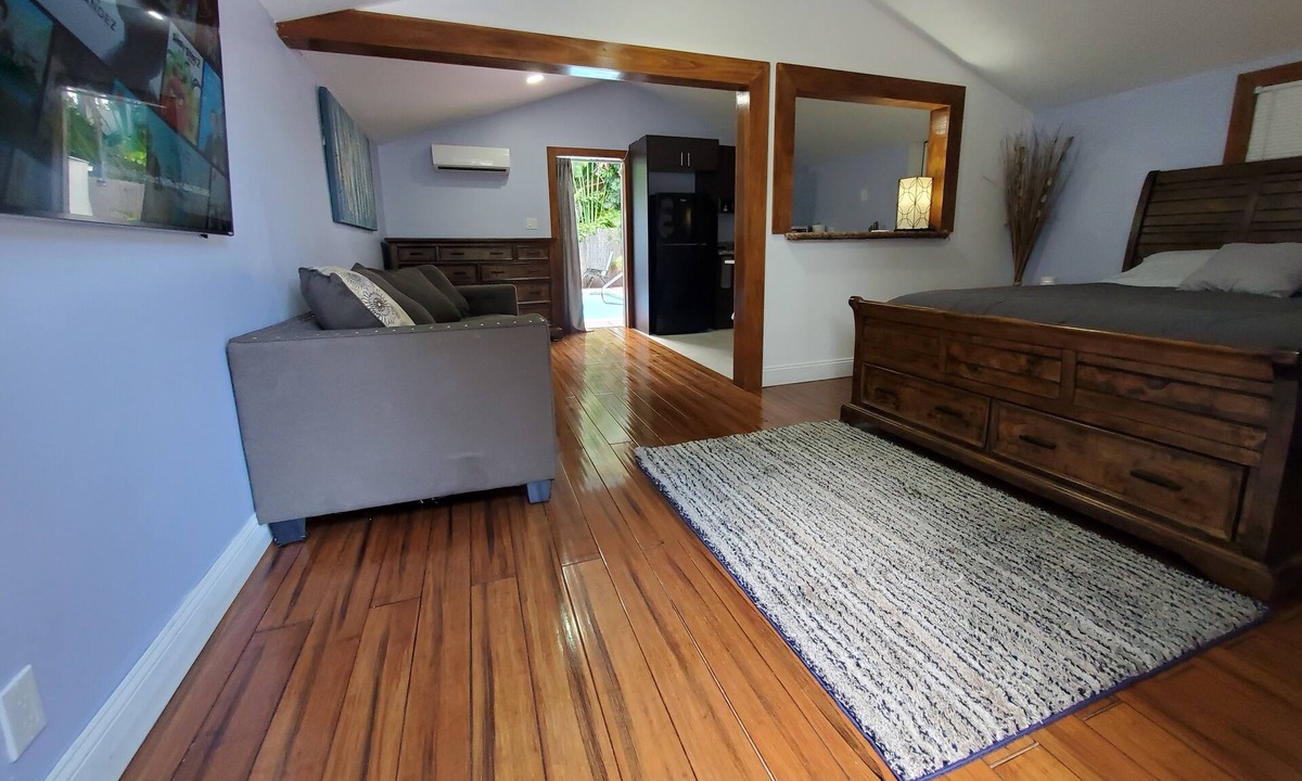 Midtown Apartment | Spacious studio with pool and 75" 4k TV in Old Town