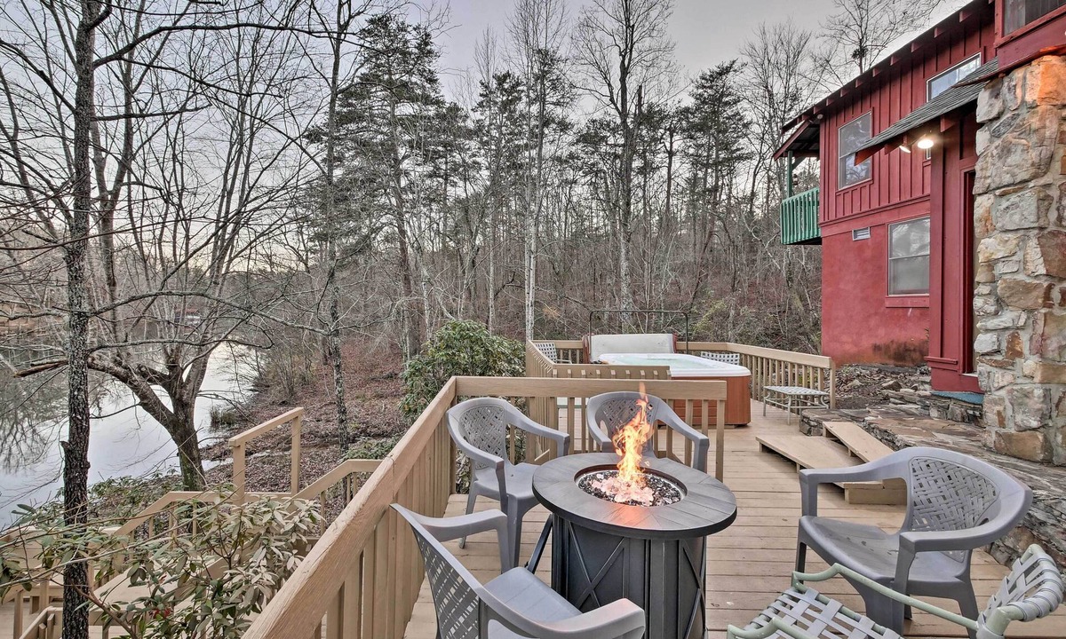 Mentone House | Spacious Waterfront Retreat w/Dock & Hot Tub