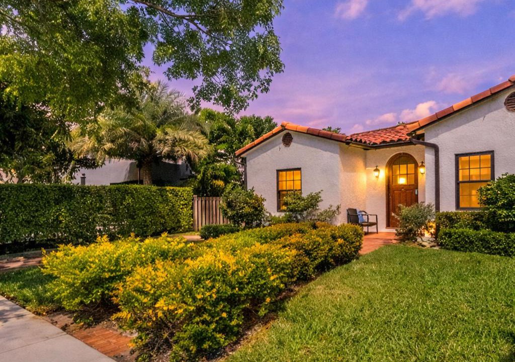 Old Northwood House | Spanish 4BR Compound w Casita & Private Yard