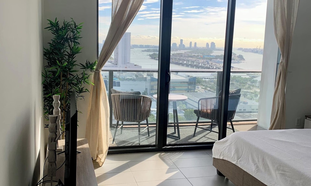 Downtown Miami Apartment | Spectacular studio with ocean view in the heart of Miami