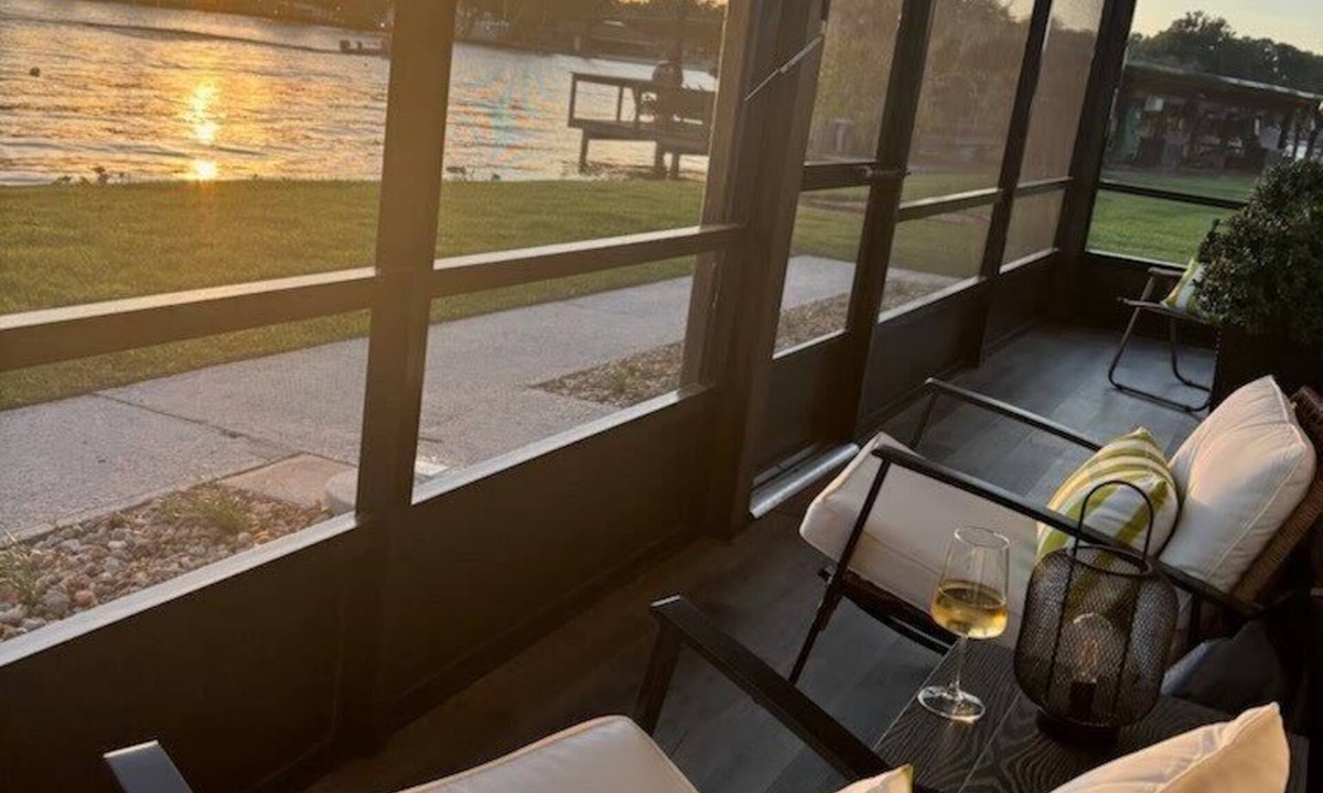 Astor Apartment | St. Johns Riverside Retreat, fish, boat, relax. Long stays welcome.