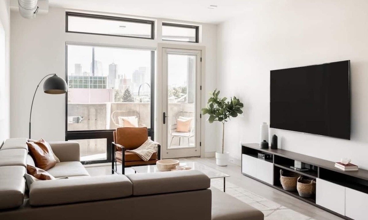 Jefferson Park Condo | Stadium City Basecamp - King Bed&Balcony - Tesoro