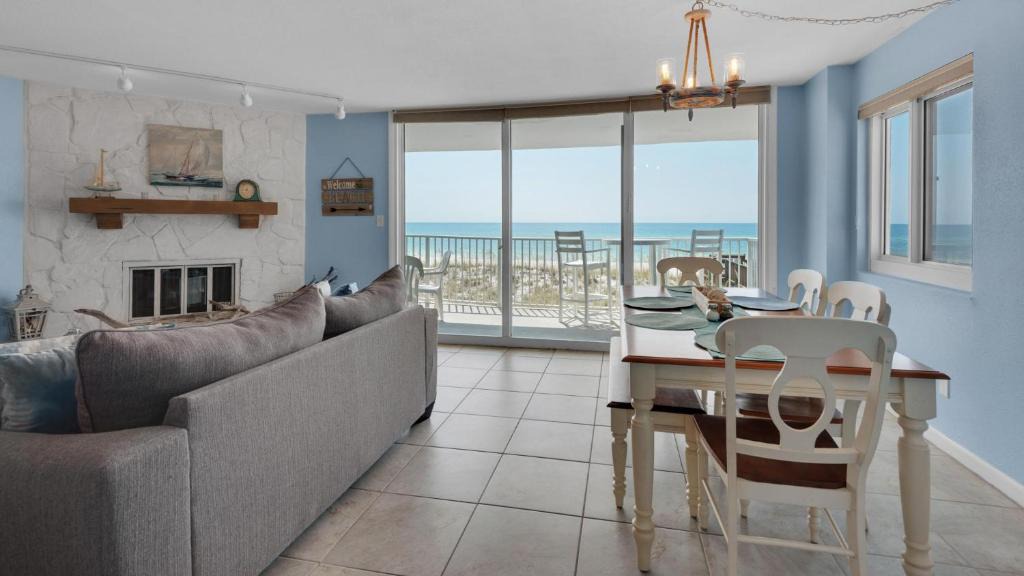 Pensacola Beach House | Starboard Village 225- Sandpiper Cottage