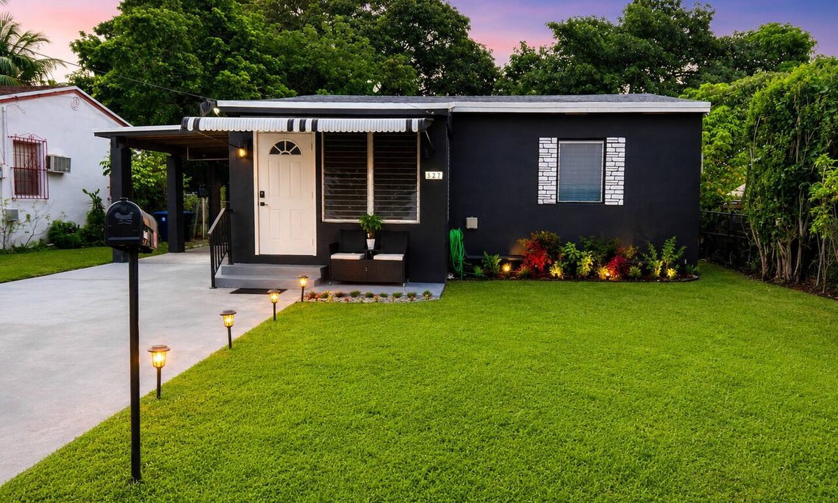 Miami Shores House | Stay, Relax & Explore , Minutes from Miami Beach & Downtown