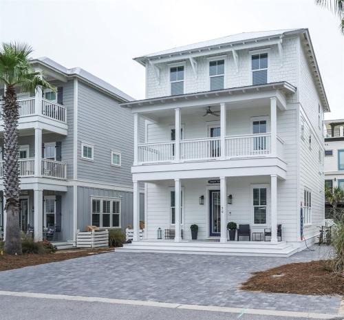 Santa Rosa Beach House | Stayin Sandy LUXE Custom Home Private Pool Bikes Walk to Beach Pets