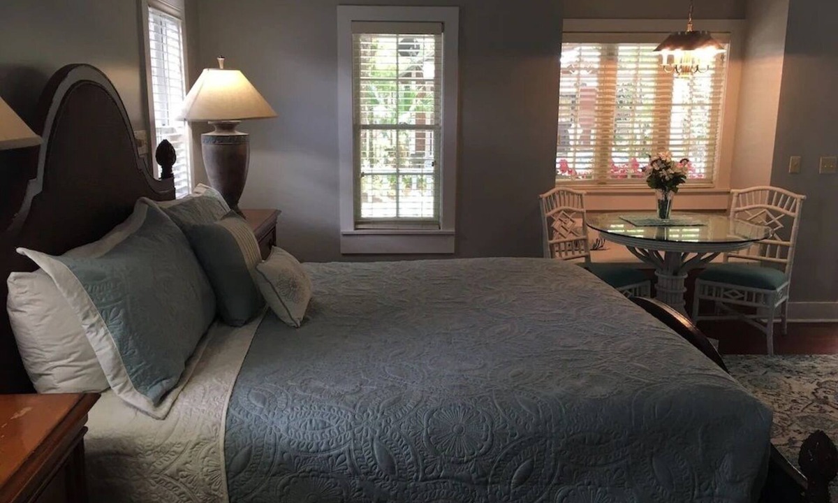Steinhatchee Resort | Steinhatchee Landing Resort-Cherry Blossom #24-Dog Friendly-*THIRD NIGHT FREE*