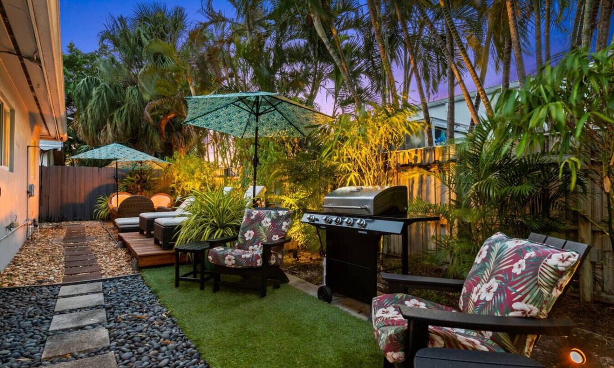 Wilton Manors House | Steps from Wilton Drive | Fire Pit | BBQ