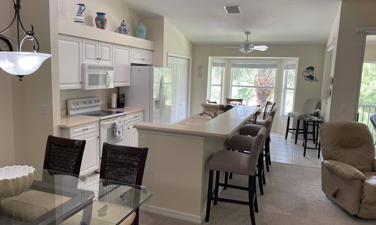 Stoneybrook Condo | Stoneybrook, Beautiful SW Florida rental. 2bd/2ba Condo located on golf course