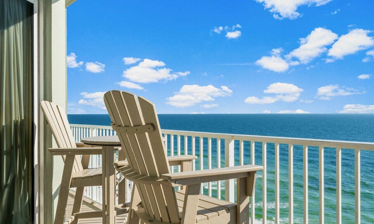 Long Beach Condo | Stunning 3BD Beachfront Condo! Free Beach Chair Service for 4