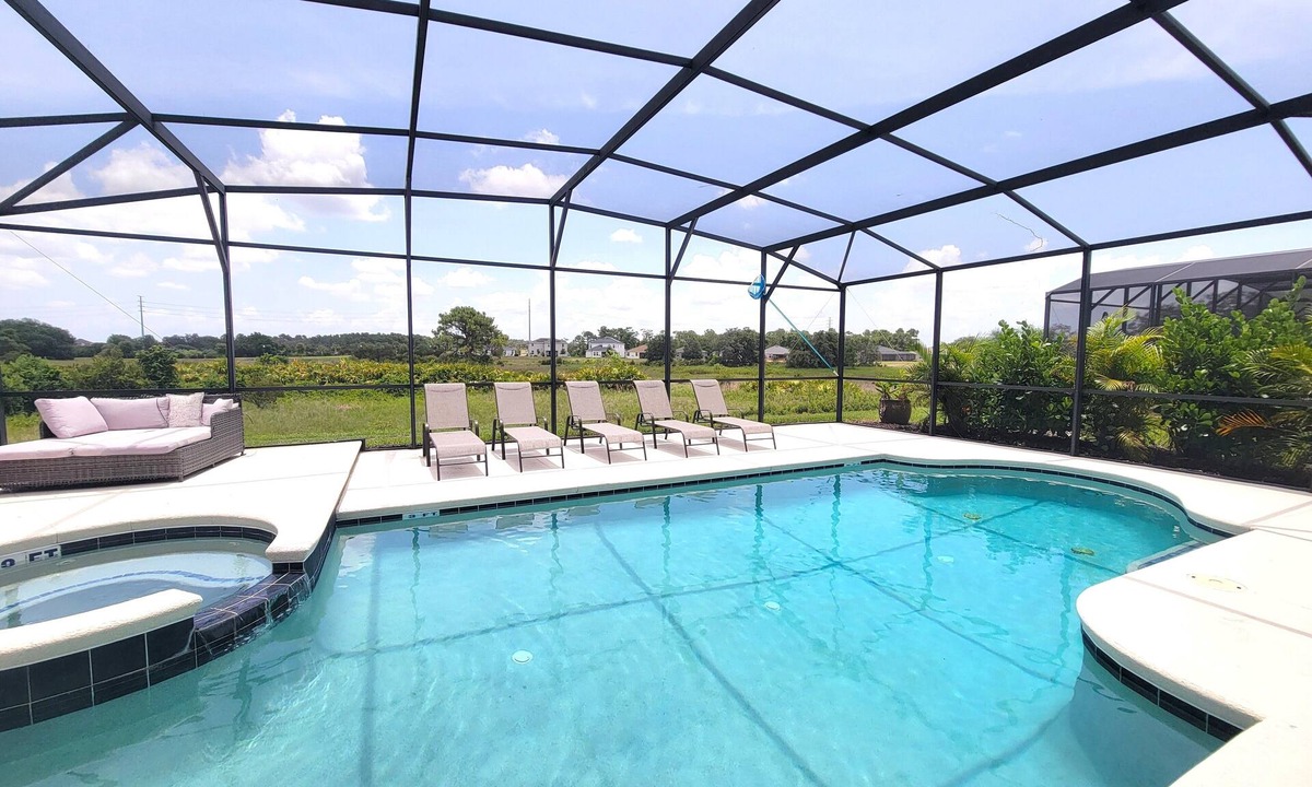 Watersong Villa | Stunning 5 bed, 4 bath, Pool/spa home in the gated community of Watersong.